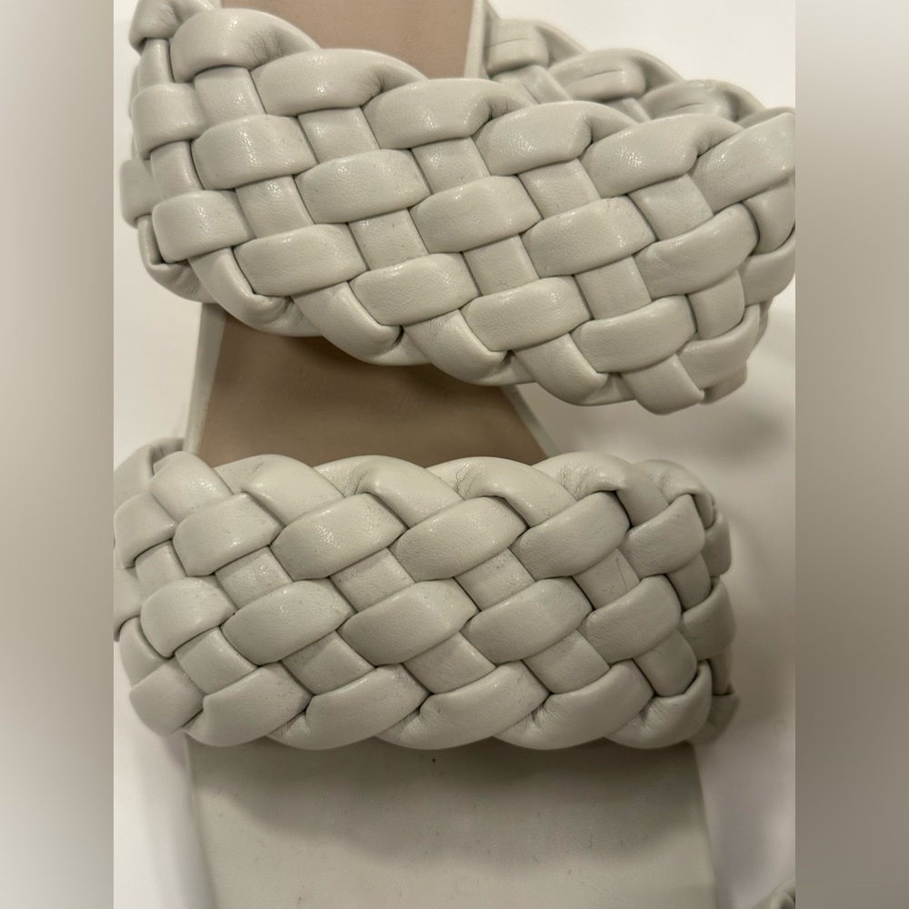 Like New-Missguided Brand Cream Double Strap Square Toe Woven Mules Shoe Size: 8 - Picture 2 of 7